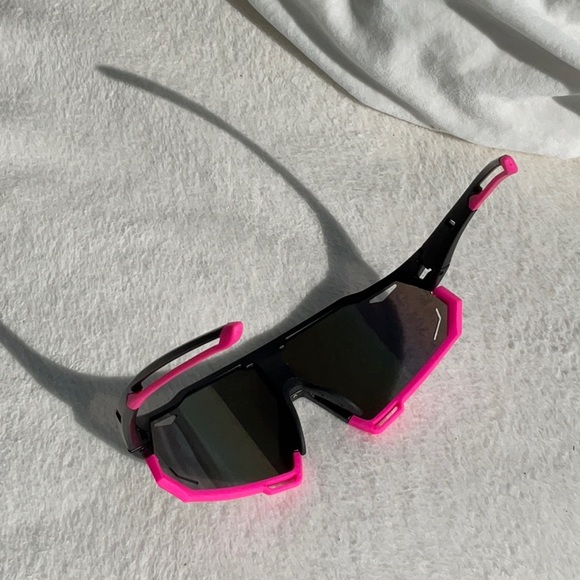 NWOT sunglasses - Picture 2 of 4